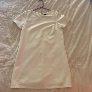 Lulu’s white dress